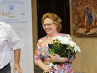 Равия Гаязовна Мухина принимает поздравления с присуждением звания Врач года в Республике Татарстан